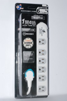 Y12/1開4插 9尺電腦延長線